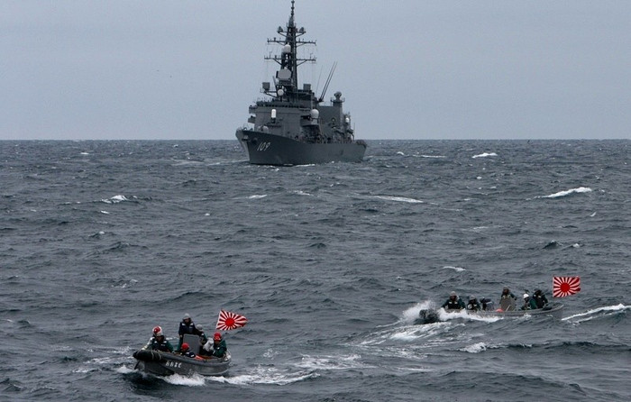 Hình ảnh lực lượng hải quân Nga Nhật tập trận trên Vịnh Peter Đại Đế.