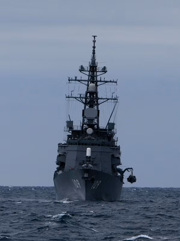 Hình ảnh lực lượng hải quân Nga Nhật tập trận trên Vịnh Peter Đại Đế.