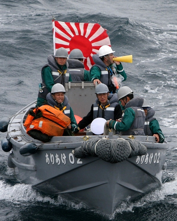 Hình ảnh lực lượng hải quân Nga Nhật tập trận trên Vịnh Peter Đại Đế.