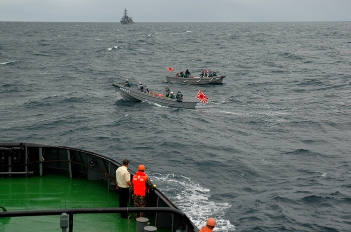 Hình ảnh lực lượng hải quân Nga Nhật tập trận trên Vịnh Peter Đại Đế.