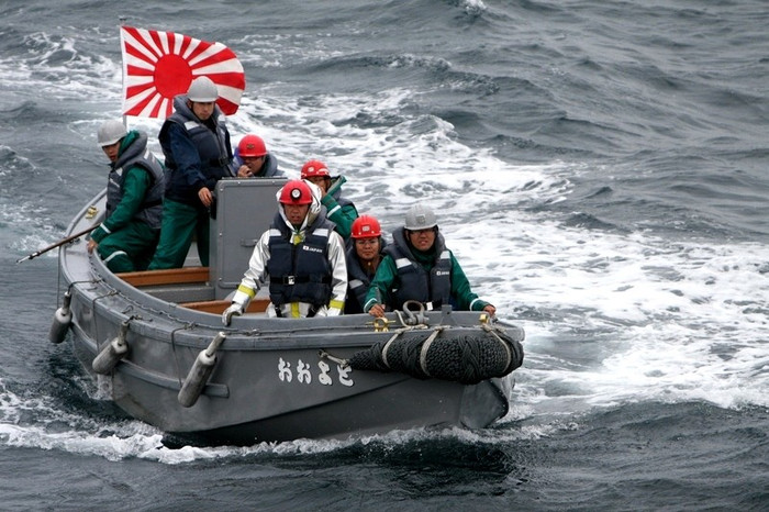 Hình ảnh lực lượng hải quân Nga Nhật tập trận trên Vịnh Peter Đại Đế.