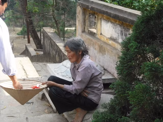 Những "Top ten" thưởng Tết thử so sánh với dân ăn mày xem sao?