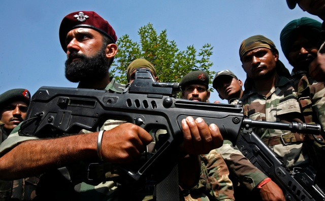 Súng trường tấn công Tavor-21của Ấn Độ do Israel sản xuất Súng trường tấn công Tavor-21của Ấn Độ do Israel sản xuất