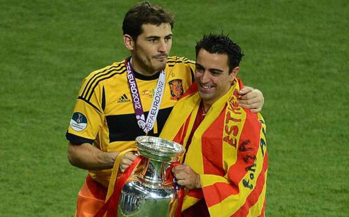 "Xavi và Casillas đại diện cho sự thống nhất của đất nước Tây Ban Nha và vượt lên trên những sự khác biệt giữa Real Madrid và Barcelona. Họ là bạn trước nhất, trên sân mới là đối thủ, và cả hai đều luôn đặt tình bạn lên trên sự đối đầu thể thao. Đó là một điều hiếm thấy trong bóng đá, và với tư cách là một chủ tịch của FIFA, tôi rất tự hào vì hai anh. Đó là lý do vì sao tôi lựa chọn Casillas và Xavi để đề cử cho giải thưởng này". "Xavi và Casillas đại diện cho sự thống nhất của đất nước Tây Ban Nha và vượt lên trên những sự khác biệt giữa Real Madrid và Barcelona. Họ là bạn trước nhất, trên sân mới là đối thủ, và cả hai đều luôn đặt tình bạn lên trên sự đối đầu thể thao. Đó là một điều hiếm thấy trong bóng đá, và với tư cách là một chủ tịch của FIFA, tôi rất tự hào vì hai anh. Đó là lý do vì sao tôi lựa chọn Casillas và Xavi để đề cử cho giải thưởng này".