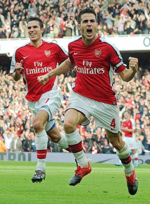 Wenger đến với Arsenal năm 1996 và tính đến nay đã là 16 năm. 7 năm qua ông không giành được danh hiệu nào cùng các Pháo thủ và trong thời gian đó ông chứng kiến sự ra đi của rất nhiều cầu thủ ngôi sao như Thierry Henry, Cesc Fabregas, Samir Nasri, Robin Van Persie… Wenger đến với Arsenal năm 1996 và tính đến nay đã là 16 năm. 7 năm qua ông không giành được danh hiệu nào cùng các Pháo thủ và trong thời gian đó ông chứng kiến sự ra đi của rất nhiều cầu thủ ngôi sao như Thierry Henry, Cesc Fabregas, Samir Nasri, Robin Van Persie…