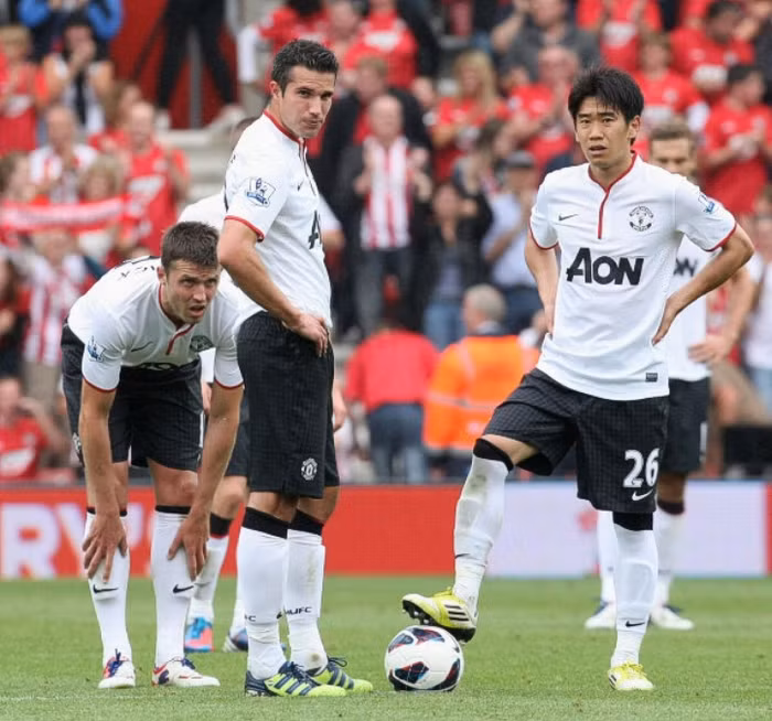 Chỉ 1 giờ trước khi đội tuyển Nhật Bản bước vào trận gặp Iraq ở vòng loại World Cup 2014, Shinji Kagawa đã bị gạch tên khỏi danh sách thi đấu sau khi anh gặp chấn thương trong lúc tập luyện.