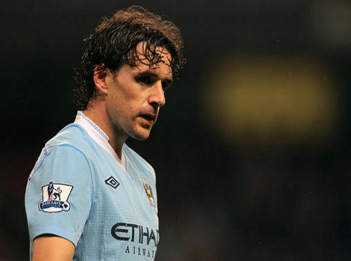 Owen Hargreaves. Từ một tên tuổi lớn trở thành một bệnh nhân bóng đá. Trong mùa hè này Man City đã giải phóng hợp đồng với anh để cắt giảm quỹ lương, và Hargreaves đàm phán với Lille để chuyển sang Ligue 1 thi đấu. Mọi việc không thành, và giờ Hargreaves lại đi tìm đội bóng mới. Owen Hargreaves. Từ một tên tuổi lớn trở thành một bệnh nhân bóng đá. Trong mùa hè này Man City đã giải phóng hợp đồng với anh để cắt giảm quỹ lương, và Hargreaves đàm phán với Lille để chuyển sang Ligue 1 thi đấu. Mọi việc không thành, và giờ Hargreaves lại đi tìm đội bóng mới.