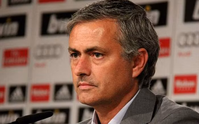 Trong mắt Mourinho, La Liga là giải đấu hàng đầu thế giới khi nói tới những đội bóng hàng đầu, và ông tin rằng mối thù giữa Barcelona và Real Madrid đưa giải đấu lên một tầm cao mới. "Ở giải đấu này, Real Madrid và Barcelona là hai đội bóng mạnh nhất. Cứ thử chọn một CLB bất kỳ trên thế giới và đặt đội bóng đó vào La Liga, tôi tin chắc đội này sẽ không đạt được tới hai vị trí dẫn đầu của BXH khi một mùa giải kết thúc", Mourinho phát biểu trên tờ AS.