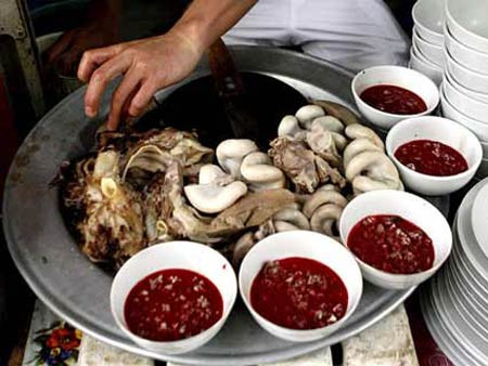 Lòng lợn tiết canh. Lòng lợn tiết canh.