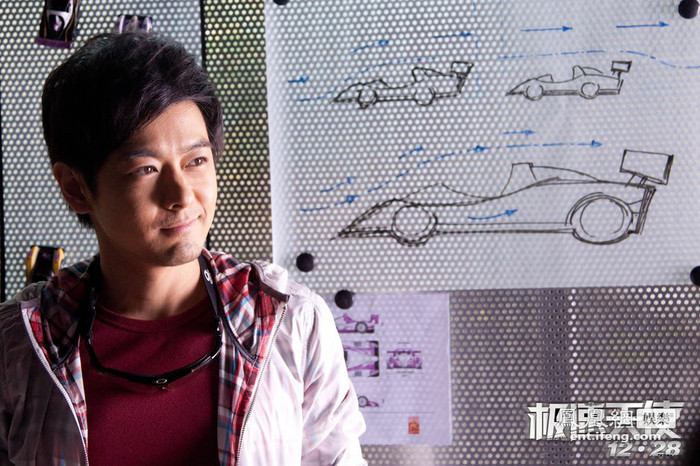 Lâm Chí Dĩnh đã thoát khỏi bóng dáng của chàng "hoàng tử baby", để thực sự lột xác thành người đàn ông cá tính trong phim này