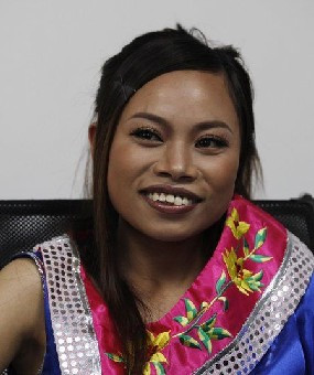 Ở Trung Quốc chỉ cần nói đến hai chữ "Phượng Tỷ" thì ai cũng biết đến một cô gái nhan sắc có hạn nhưng tự tin có thừa. Ở Trung Quốc chỉ cần nói đến hai chữ "Phượng Tỷ" thì ai cũng biết đến một cô gái nhan sắc có hạn nhưng tự tin có thừa.