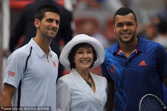 Phong cách trẻ trung của quý bà họ Lưu. Ảnh: cfp.cn Phong cách trẻ trung của quý bà họ Lưu. Ảnh: cfp.cn