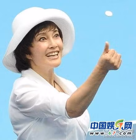 Phải chăng vì chỉ quá chăm chút vào cơ thể và khuôn mặt mà tỷ phú Lưu Hiểu Khánh đã quên tìm "thần dược" cho bàn tay. Ảnh: 67.com Phải chăng vì chỉ quá chăm chút vào cơ thể và khuôn mặt mà tỷ phú Lưu Hiểu Khánh đã quên tìm "thần dược" cho bàn tay. Ảnh: 67.com