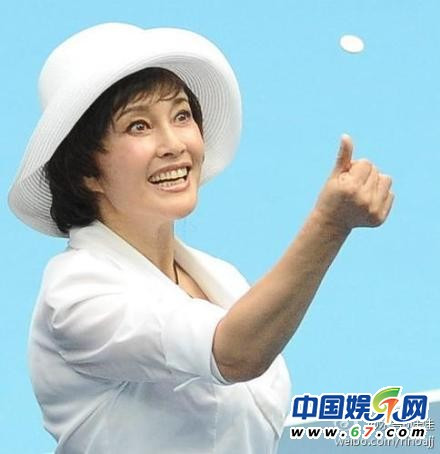 Phải chăng vì chỉ quá chăm chút vào cơ thể và khuôn mặt mà tỷ phú Lưu Hiểu Khánh đã quên tìm "thần dược" cho bàn tay. Ảnh: 67.com Phải chăng vì chỉ quá chăm chút vào cơ thể và khuôn mặt mà tỷ phú Lưu Hiểu Khánh đã quên tìm "thần dược" cho bàn tay. Ảnh: 67.com