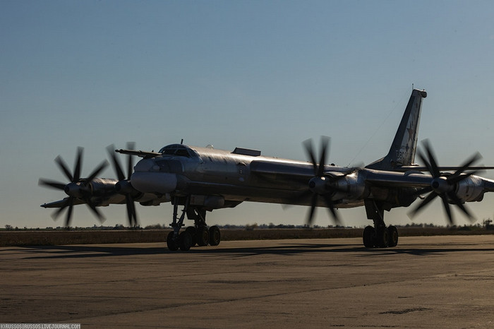 Oanh tạc cơ Tu-95MS. Oanh tạc cơ Tu-95MS.
