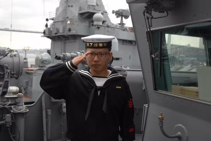 Hình ảnh các chiến hạm Nhật Bản tại quân cảng Vladivostok vào ngày Chủ Nhật (23/9).