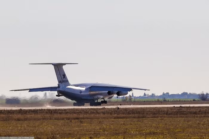 Il-78M.
