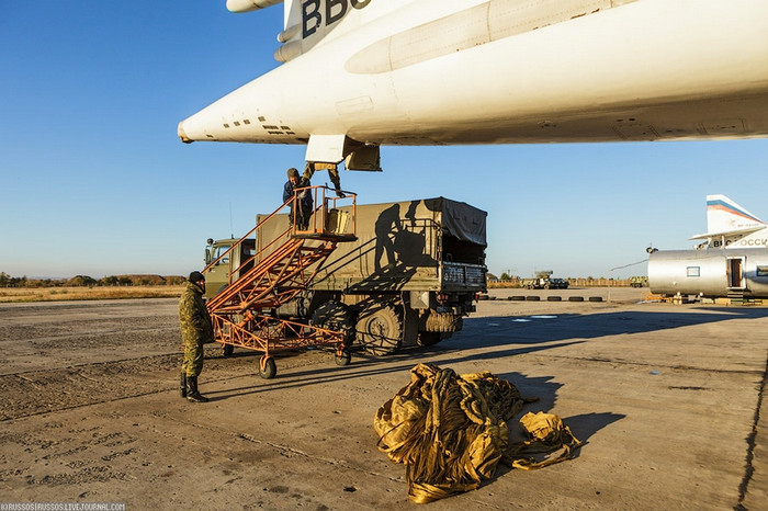 Oanh tạc cơ Tu-160. Oanh tạc cơ Tu-160.
