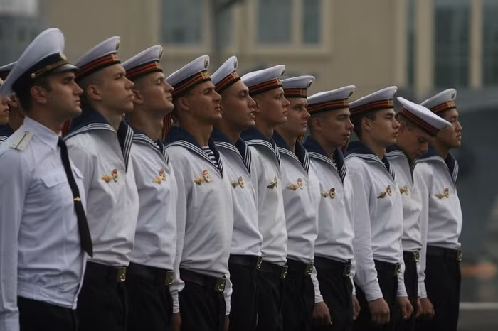 Hình ảnh các chiến hạm Nhật Bản tại quân cảng Vladivostok vào ngày Chủ Nhật (23/9).