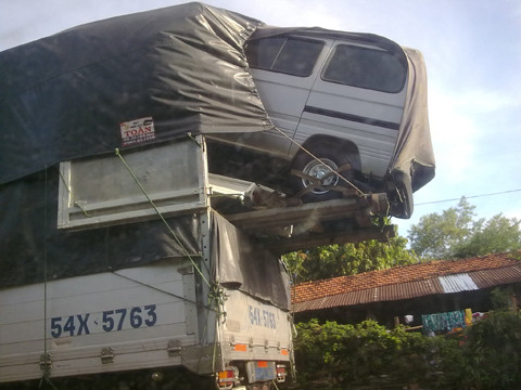 Quá tải. Quá tải.