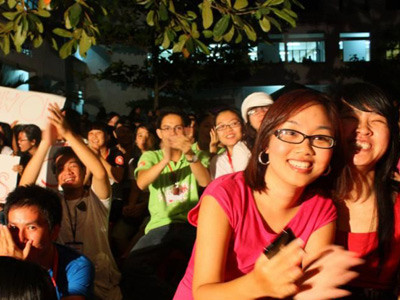 Nếu những tuyên bố trên chính xác thì những người học trường Ngoại Thương đang nhận lương cao hàng đầu VN