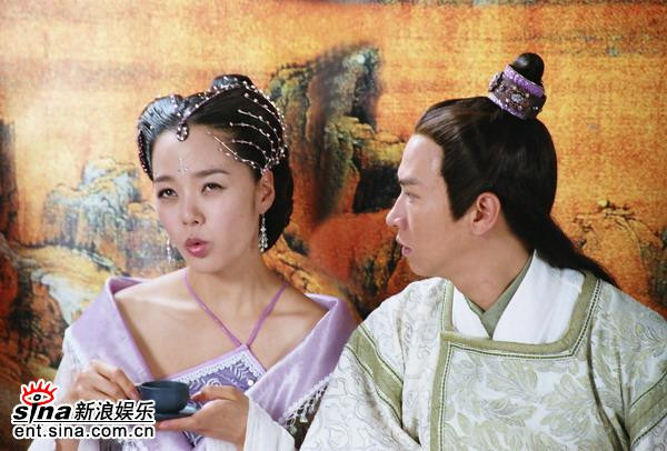 Tuy nhiên, sau khi trải qua nhiều vui buồn bên nhau, hai người dần phát hiện tình cảm dành cho đối phương. Tuy nhiên, sau khi trải qua nhiều vui buồn bên nhau, hai người dần phát hiện tình cảm dành cho đối phương.