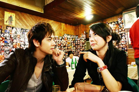 Gạt đi nước mắt, Hạ Chi Tinh quyết định làm lại từ đầu nhưng chính quá khứ không hay trước kia khiến không ai tin tưởng cô, ngoại trừ Trọng Thiên Kỳ (Lâm Chí Dĩnh đóng).