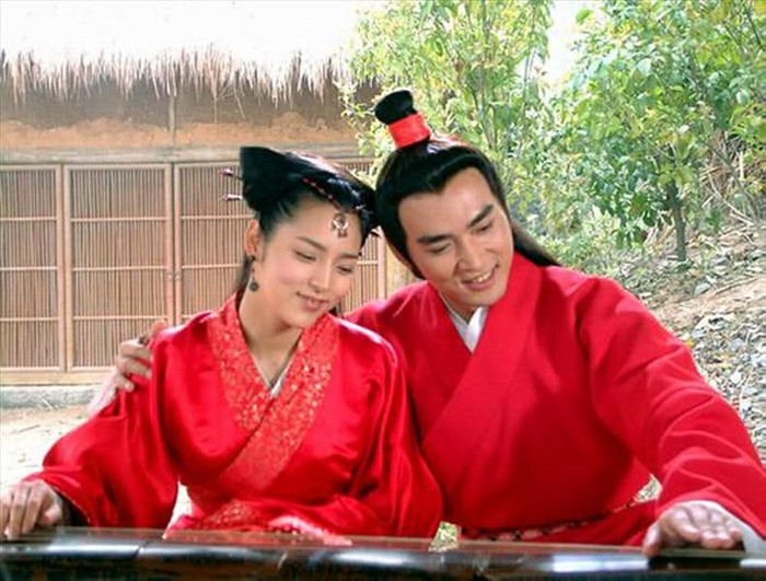 Trong thời gian này. Tương Như và Đỗ công tử kết bạn thơ phú, tình bạn rất thân thiết. Cơ duyên trùng hợp đã xui khiến hai người cùng sáng tác cổ khúc Phụng Cầu Hoàng…