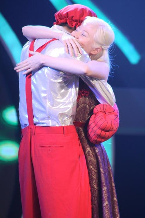 Giang Popper rất quý mến cô bạn Vũ Khánh Vân. Cả hai đã trở thành những người bạn thân thiết sau chương trình này