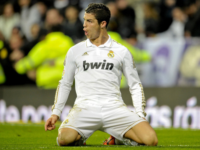 Anh hiện đang là chân sút số 1 của Real, với 41 bàn thắng ở La Liga, 8 bàn ở Champions League. Anh hiện đang là chân sút số 1 của Real, với 41 bàn thắng ở La Liga, 8 bàn ở Champions League.
