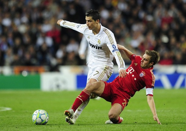 Ronaldo bị theo sát. Ronaldo bị theo sát.