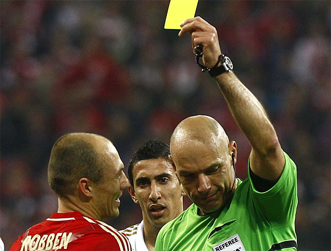 Buộc trọng tài phải sử dụng tới thẻ vàng. Buộc trọng tài phải sử dụng tới thẻ vàng.