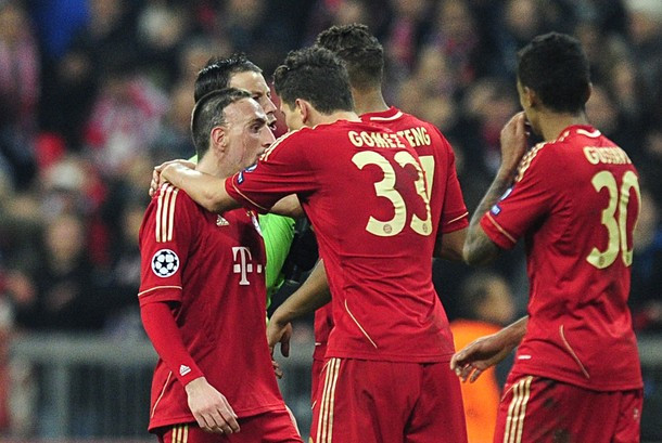 Mario Gomez là người hùng. Mario Gomez là người hùng.