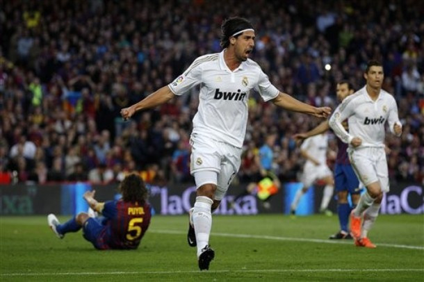 Khedira giúp Real vượt lên dẫn trước.