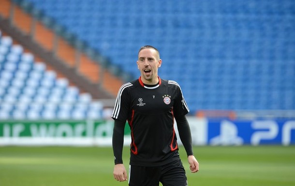 Ribery đã giải quyết xong mối bất hòa với Robben. Ribery đã giải quyết xong mối bất hòa với Robben.