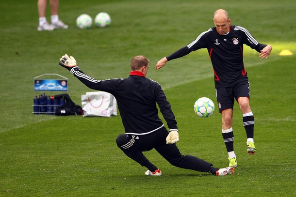 Robben trở lại chốn cũ. Robben trở lại chốn cũ.
