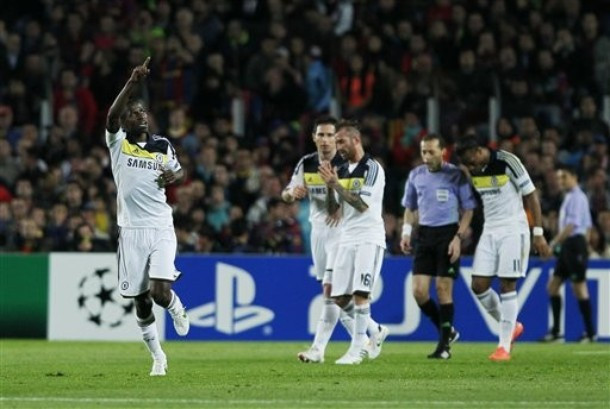 Chelsea giành lại lợi thế. Chelsea giành lại lợi thế.