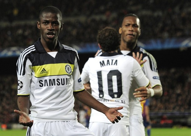 Trong thế khó khăn, Ramires bất ngờ tỏa sáng bằng một pha dứt điểm rất đẳng cấp. Trong thế khó khăn, Ramires bất ngờ tỏa sáng bằng một pha dứt điểm rất đẳng cấp.