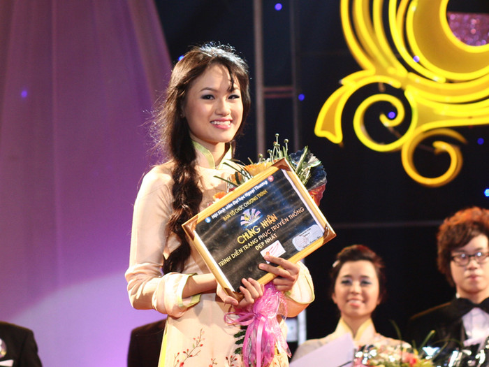 Á khôi 2: Nguyễn Thảo Hương