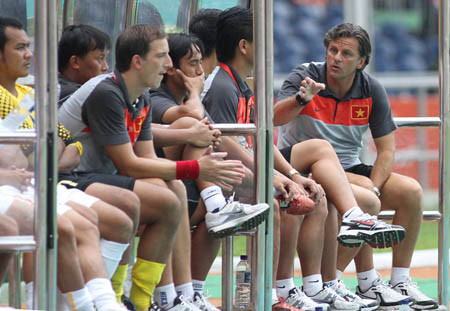HLV Falko Goetz chưa đem lại thành công nào cho bóng đá VN. HLV Falko Goetz chưa đem lại thành công nào cho bóng đá VN.