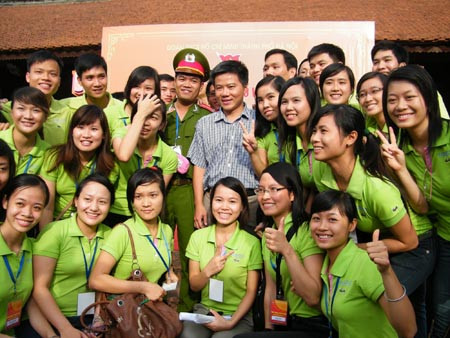 Giáo sư Ngô Bảo Châu với thủ khoa đầu ra các trường đại học của Hà Nội Giáo sư Ngô Bảo Châu với thủ khoa đầu ra các trường đại học của Hà Nội