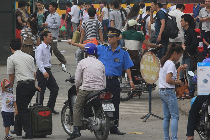 Trong những ngày nghỉ lễ 30/4 - 1/5 lượng khách đổ về các bến xe tăng đột biến.