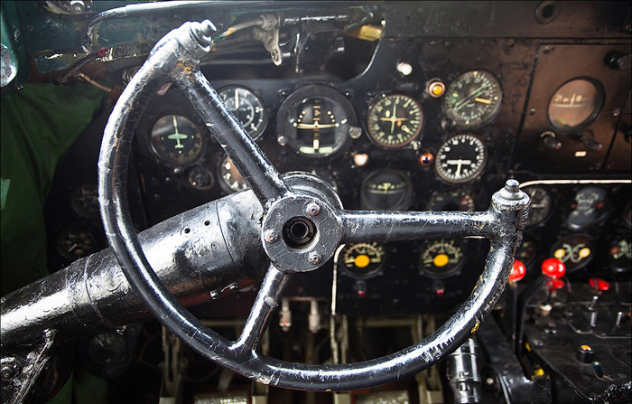 Buồng lái Il-14.
