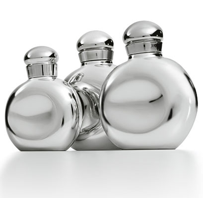 Nếu bạn là người thường xuyên phải đi hội họp thì đây là mùi hương mới phù hợp với bạn. Điều đặc biệt là mùi hương này sẽ thơm hơn khi bạn mặc bộ vest tuxedo. Nếu bạn là người thường xuyên phải đi hội họp thì đây là mùi hương mới phù hợp với bạn. Điều đặc biệt là mùi hương này sẽ thơm hơn khi bạn mặc bộ vest tuxedo.