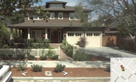 Những ngày phải làm việc muộn, bà sẽ ngủ tại nhà riêng ở Palo Alto