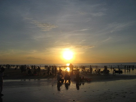 Biển Sầm Sơn khi hoàng hôn xuống (Ảnh: Internet) Biển Sầm Sơn khi hoàng hôn xuống (Ảnh: Internet)