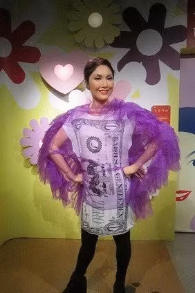 Dáng người Dương Thiên Hoa vẫn "phát phì' như đời thường.