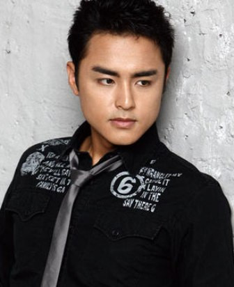 Thứ 3 là hoàng tử phim thần tượng Đài Loan, Minh Đạo. Thứ 3 là hoàng tử phim thần tượng Đài Loan, Minh Đạo.