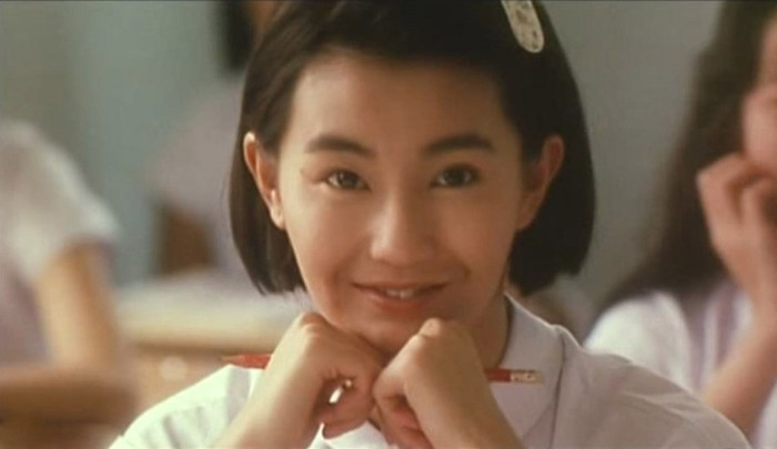 Tóc tém dễ thương rất hợp với gương mặt tròn nhỏ của Trương Mạn Ngọc.