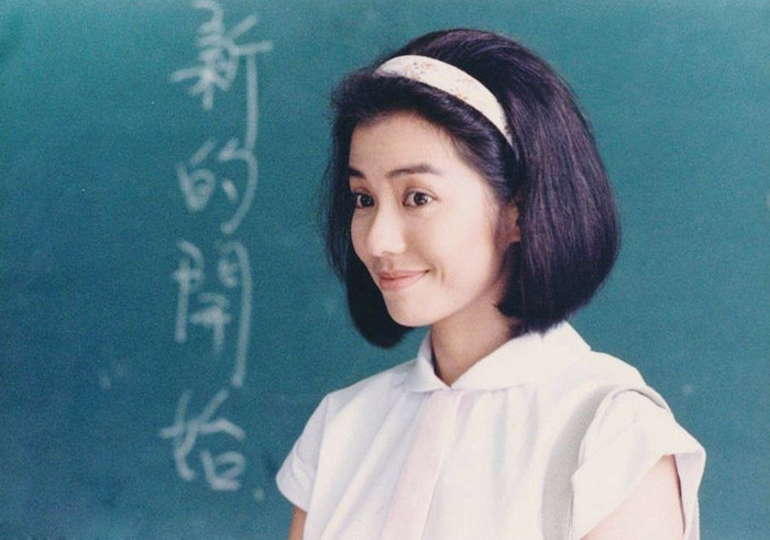 Chung Sở Hồng đằm thắm, nữ tính.